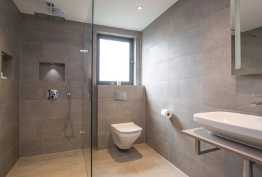 efficient and productive bathroom services